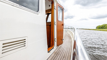 Яхта Privateer Trawler 50